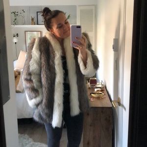 🤩BEAUTIFUL Vintage faux fur coat